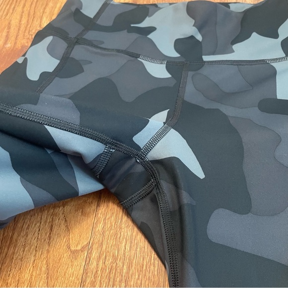 Athleta Camo Contender 7/8 Tights Pants size S - Picture 4 of 16